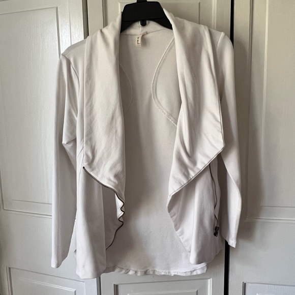 Cute white jacket by my beloved size Sm - Picture 2 of 7